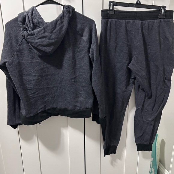 PINK Victoria's Secret Charcoal Fleece Hoodie & Joggers - Picture 2 of 5